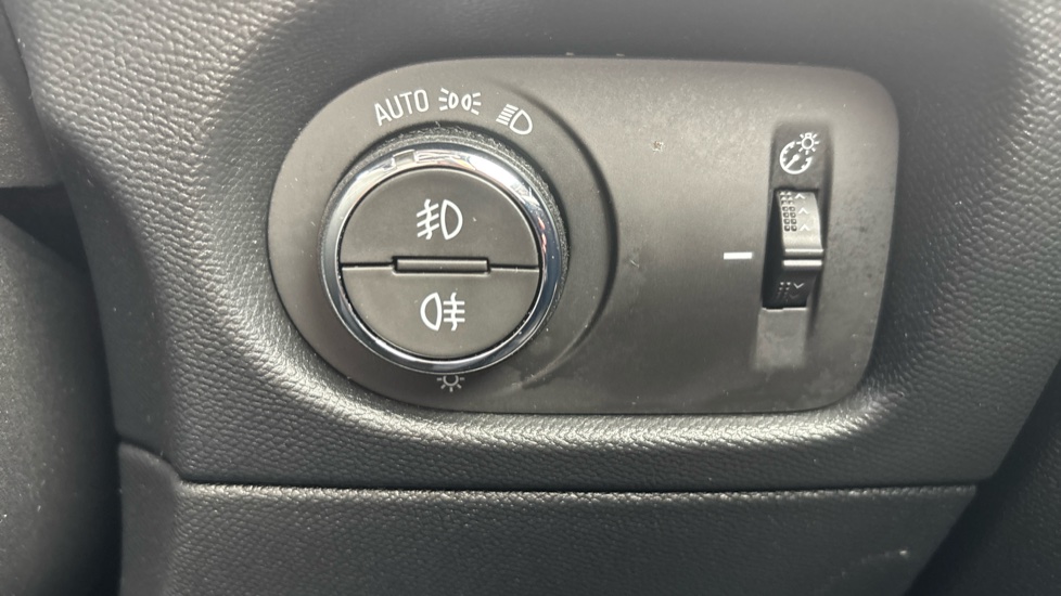 Vauxhall Mokka 100kW Ultimate 50kWh 5dr Auto Electric Hatchback - Image 41