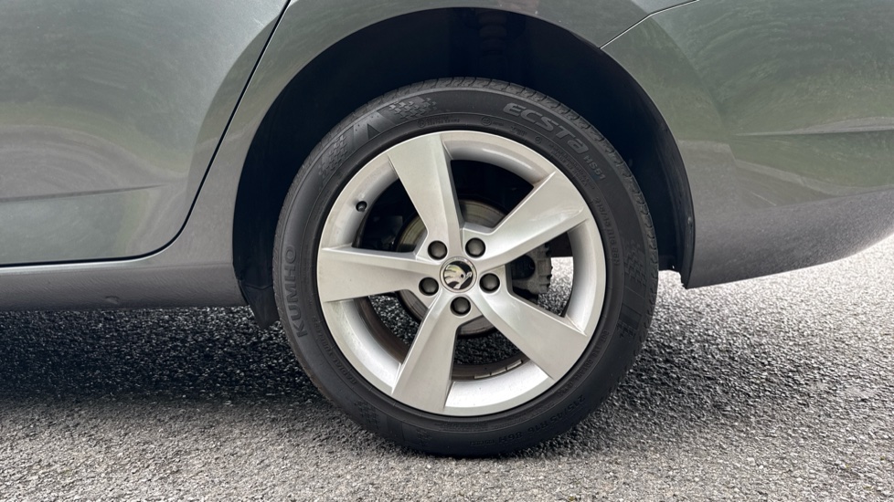 Skoda Fabia 1.0 TSI SE L 5dr DSG Petrol Estate - Image 7