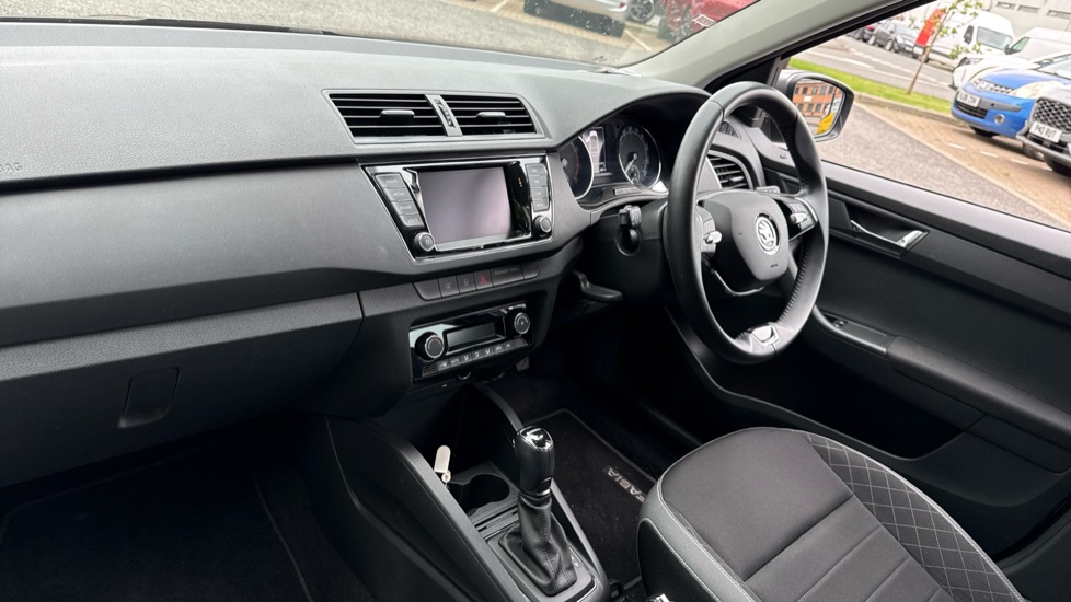 Skoda Fabia 1.0 TSI SE L 5dr DSG Petrol Estate - Image 9