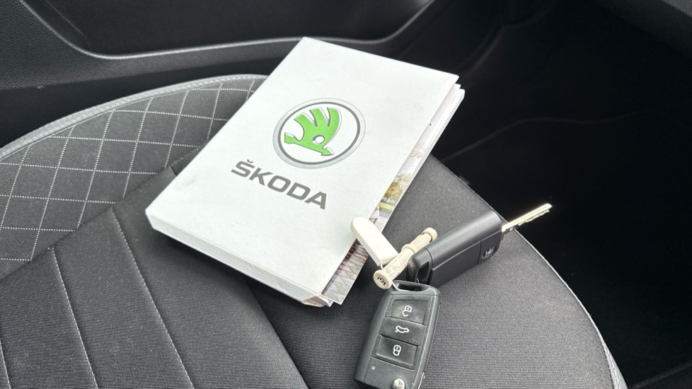 Skoda Fabia 1.0 TSI SE L 5dr DSG Petrol Estate - Image 19