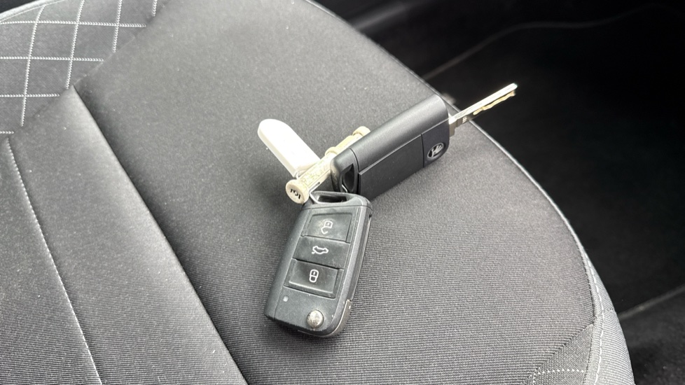 Skoda Fabia 1.0 TSI SE L 5dr DSG Petrol Estate - Image 20