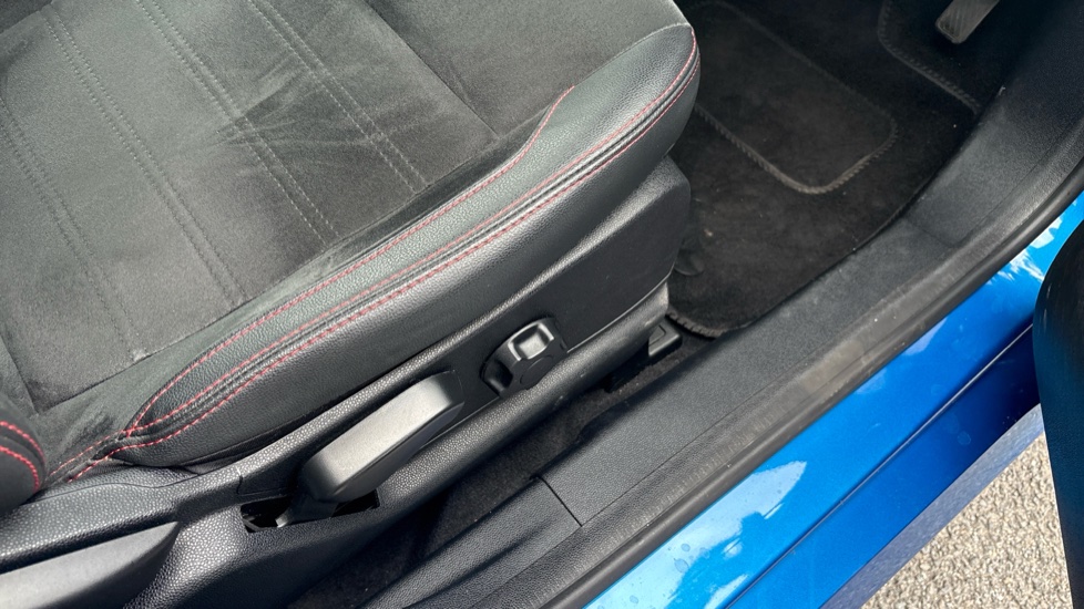 Ford EcoSport 1.0 EcoBoost 125 ST-Line 5dr Petrol Hatchback - Image 33