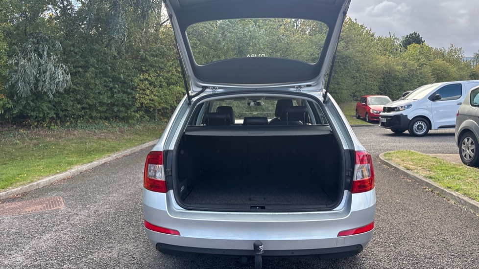 Skoda Octavia 1.4 TSI 150 SE L 5dr DSG Petrol Estate - Image 4