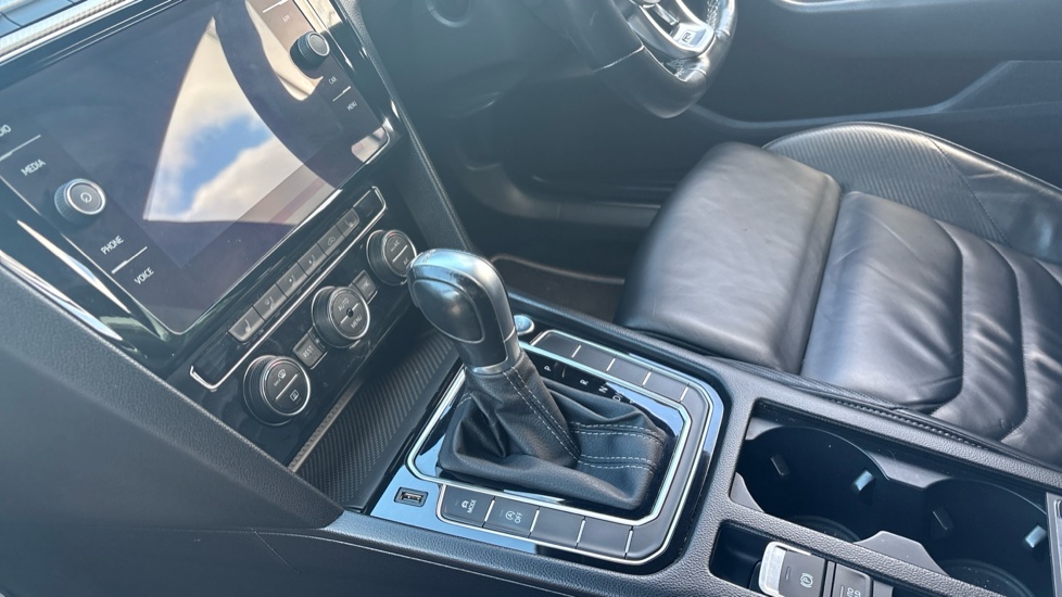 Volkswagen Arteon 2.0 TDI R-Line 5dr DSG Diesel Hatchback - Image 13