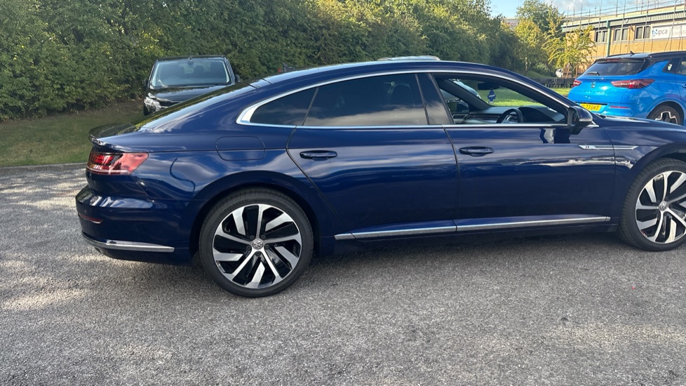 Volkswagen Arteon 2.0 TDI R-Line 5dr DSG Diesel Hatchback - Image 28