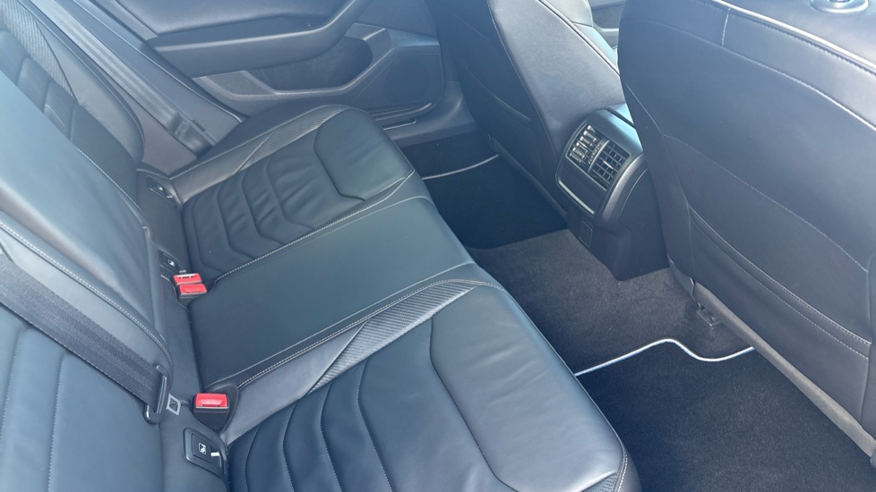 Volkswagen Arteon 2.0 TDI R-Line 5dr DSG Diesel Hatchback - Image 33