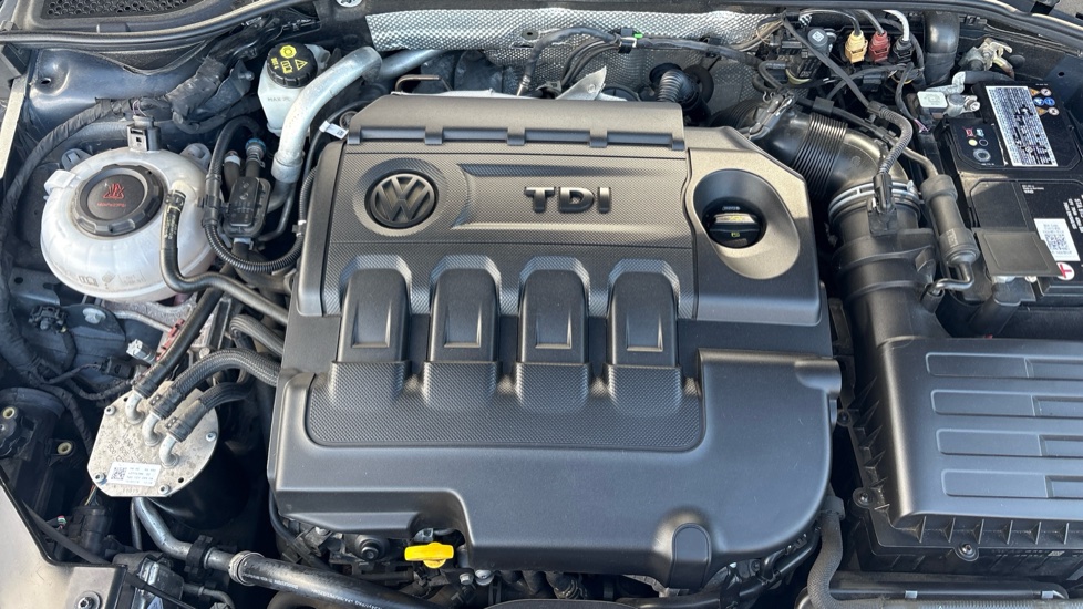 Volkswagen Arteon 2.0 TDI R-Line 5dr DSG Diesel Hatchback - Image 40