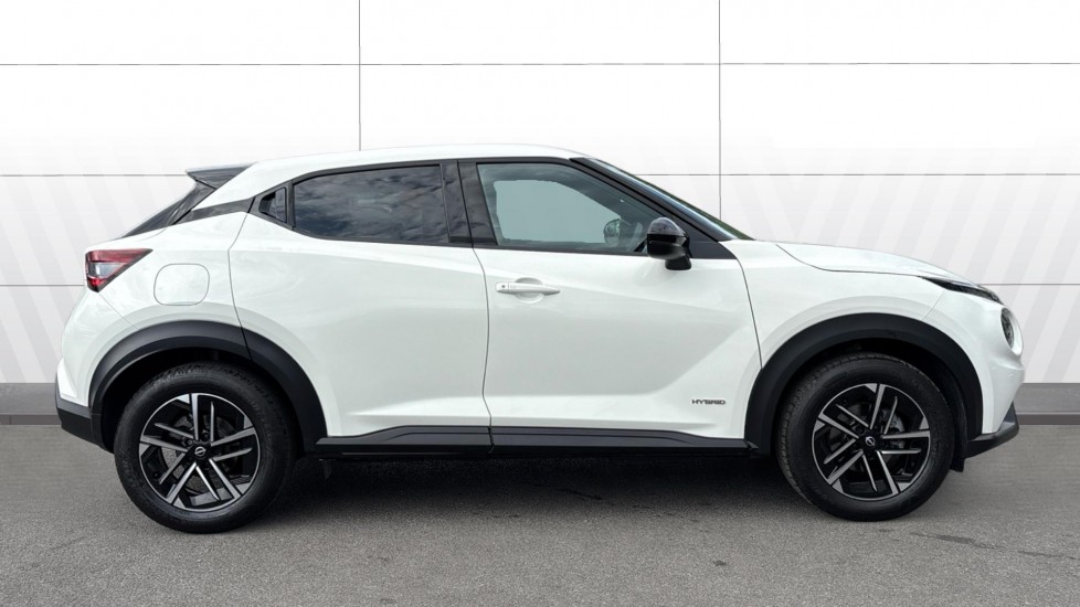Nissan Juke 1.6 Hybrid N-Connecta 5dr Auto Hybrid Hatchback - Image 5