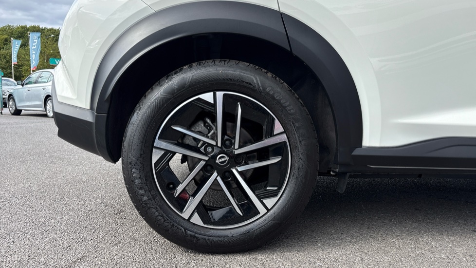 Nissan Juke 1.6 Hybrid N-Connecta 5dr Auto Hybrid Hatchback - Image 7