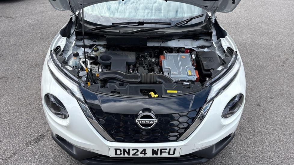 Nissan Juke 1.6 Hybrid N-Connecta 5dr Auto Hybrid Hatchback - Image 8