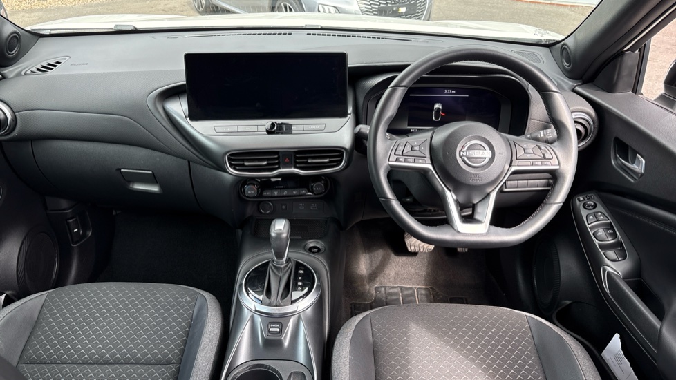 Nissan Juke 1.6 Hybrid N-Connecta 5dr Auto Hybrid Hatchback - Image 10