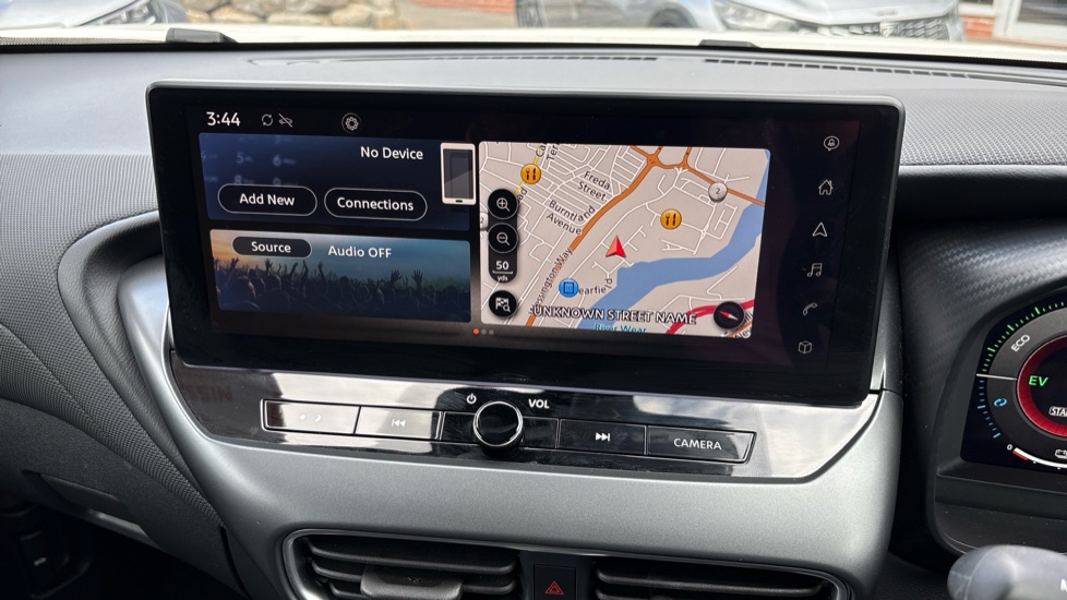 Nissan Juke 1.6 Hybrid N-Connecta 5dr Auto Hybrid Hatchback - Image 12