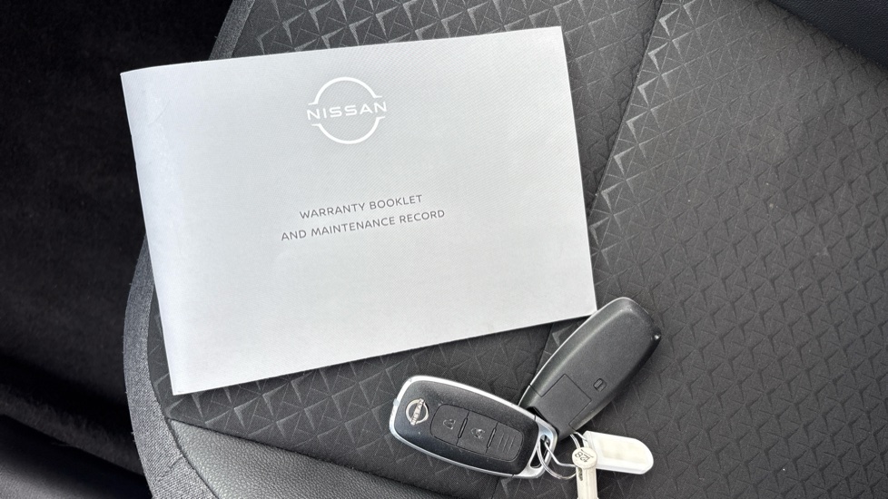 Nissan Juke 1.6 Hybrid N-Connecta 5dr Auto Hybrid Hatchback - Image 19
