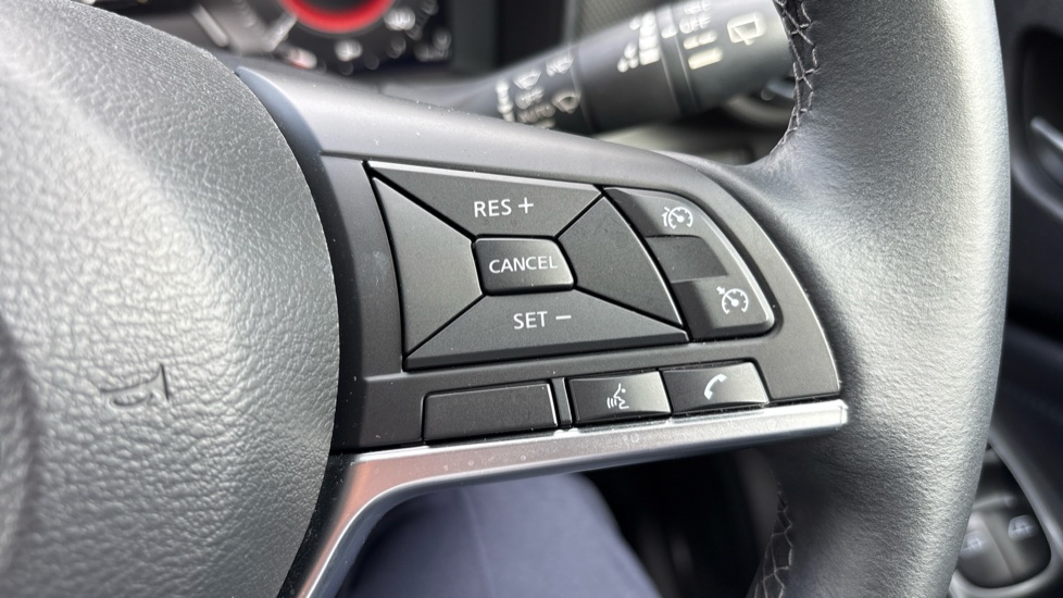Nissan Juke 1.6 Hybrid N-Connecta 5dr Auto Hybrid Hatchback - Image 23