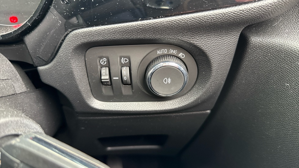 Vauxhall Corsa 1.2 SE Premium 5dr Petrol Hatchback - Image 34