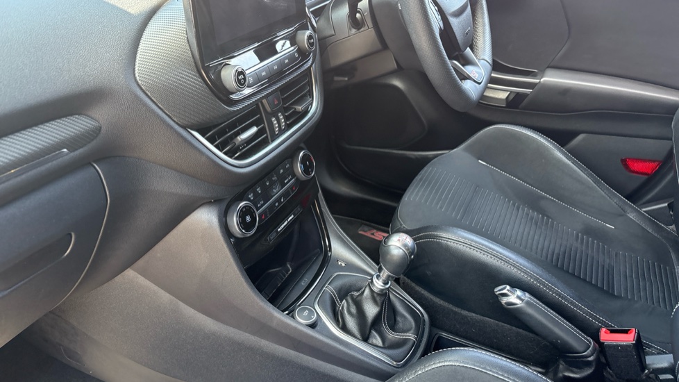 Ford Puma ST 1.5 EcoBoost ST 5dr Petrol Hatchback - Image 13