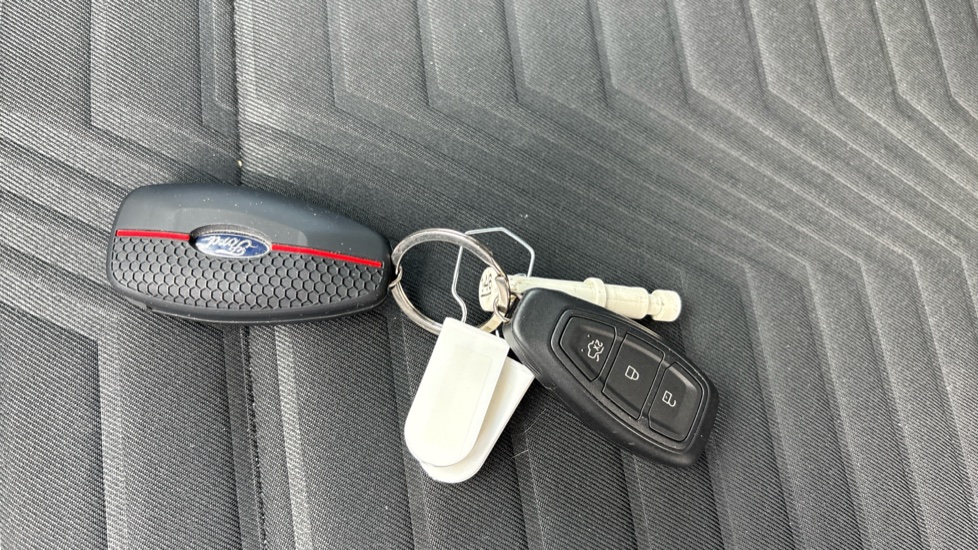Ford Puma 1.0 EcoBoost Hybrid mHEV 155 ST-Line X 1st Ed+ 5dr Petrol Hatchback - Image 20