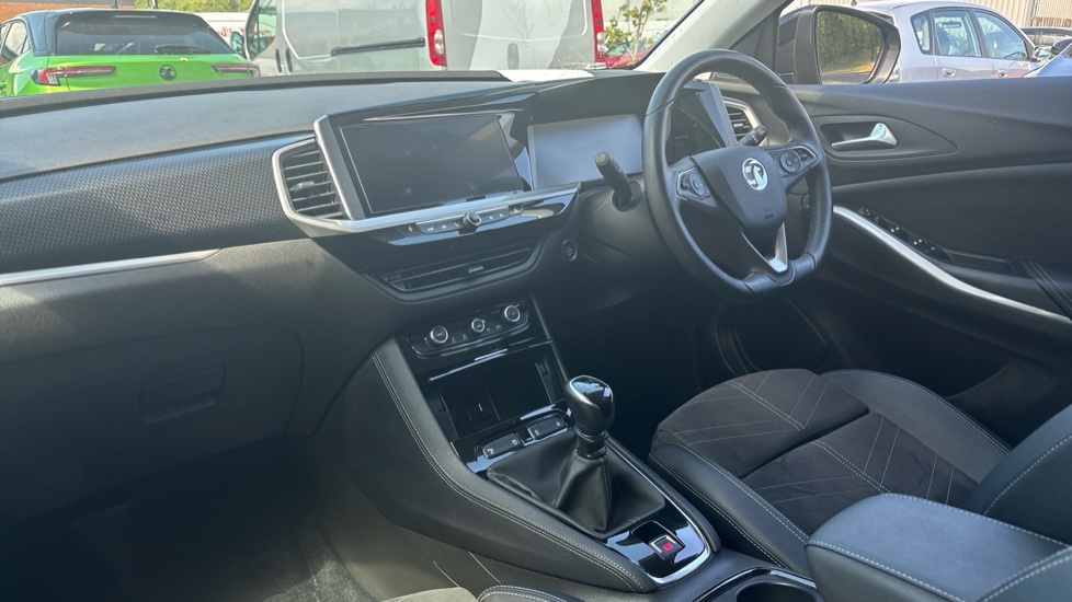 Vauxhall Grandland 1.2 Turbo Ultimate 5dr Petrol Hatchback - Image 9