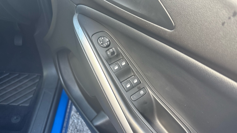 Vauxhall Grandland 1.2 Turbo Ultimate 5dr Petrol Hatchback - Image 38