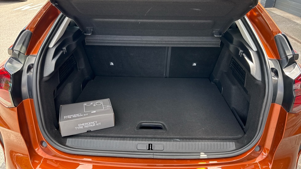 Citroen C4 1.2 PureTech [130] Shine 5dr Petrol Hatchback - Image 4