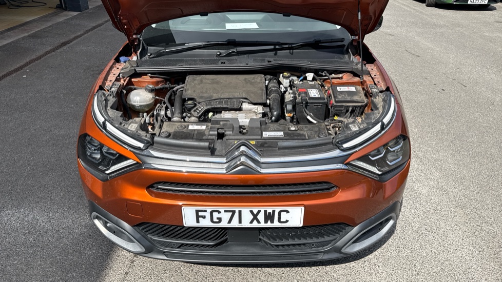 Citroen C4 1.2 PureTech [130] Shine 5dr Petrol Hatchback - Image 8