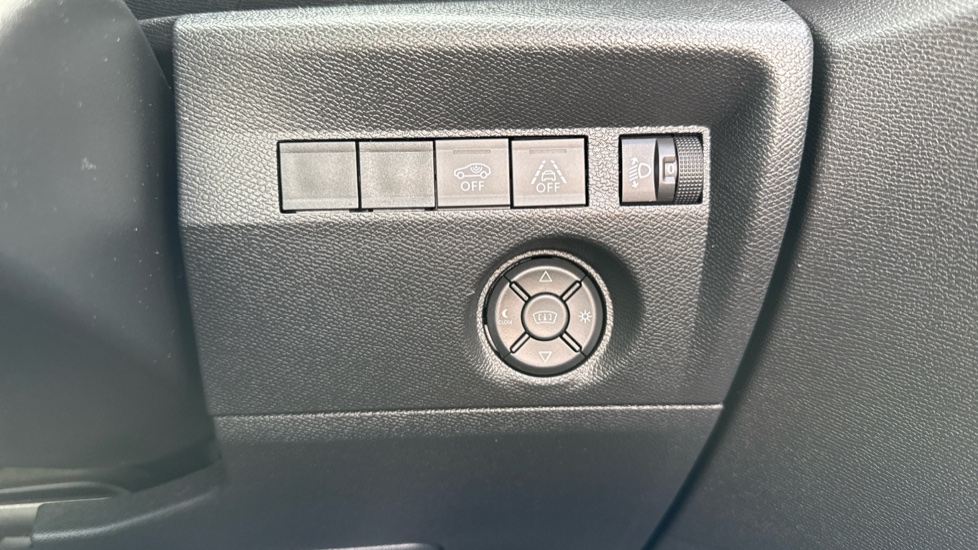 Citroen C4 1.2 PureTech [130] Shine 5dr Petrol Hatchback - Image 40