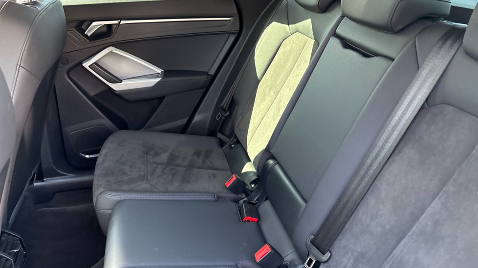 Audi Q3 35 TDI Quattro Sport 5dr Diesel Estate - Image 24