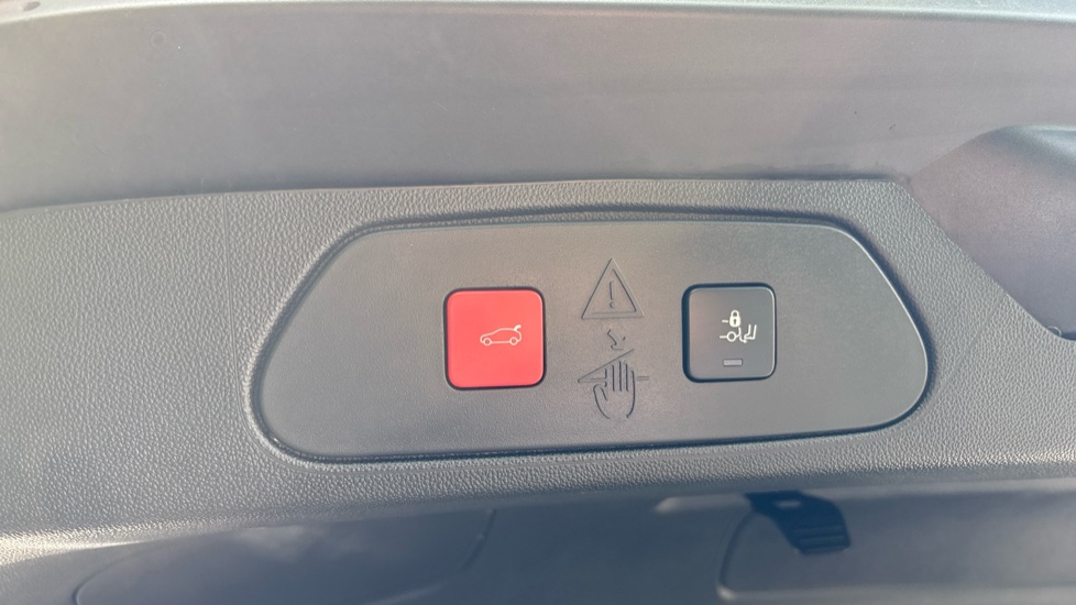 Vauxhall Grandland 1.2 Turbo Ultimate 5dr Petrol Hatchback - Image 22