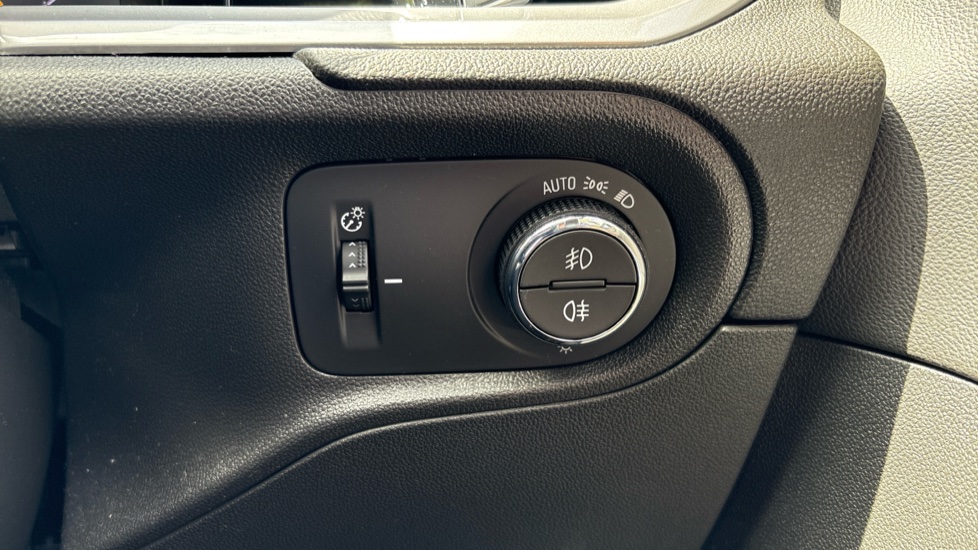 Vauxhall Grandland 1.2 Turbo Ultimate 5dr Petrol Hatchback - Image 26