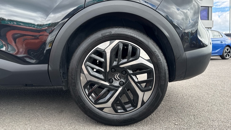 Citroen C4 1.2 PureTech [130] Shine 5dr Petrol Hatchback - Image 7