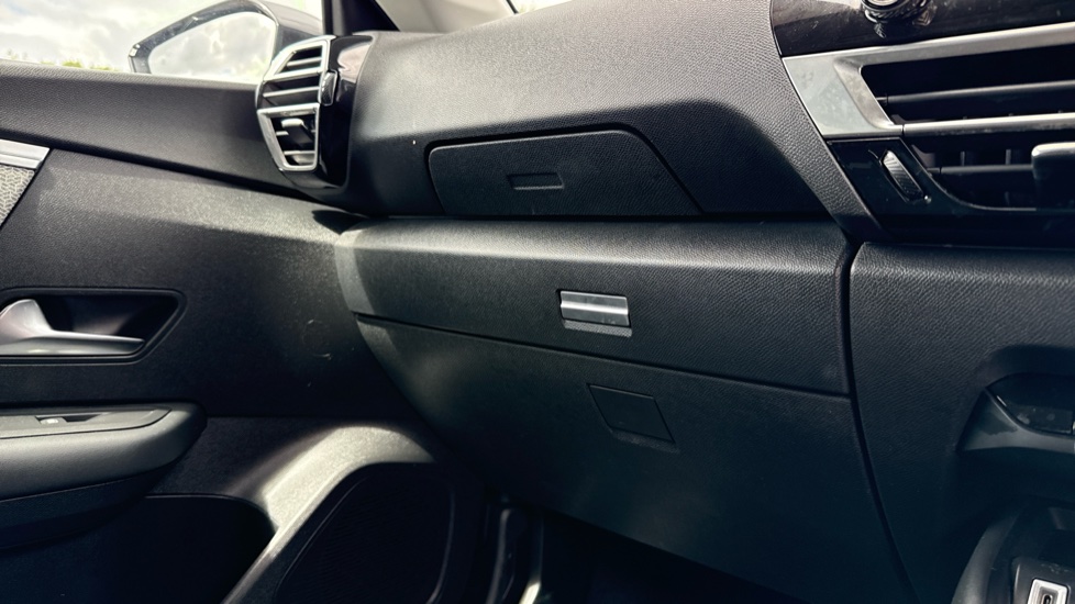 Citroen C4 1.2 PureTech [130] Shine 5dr Petrol Hatchback - Image 26