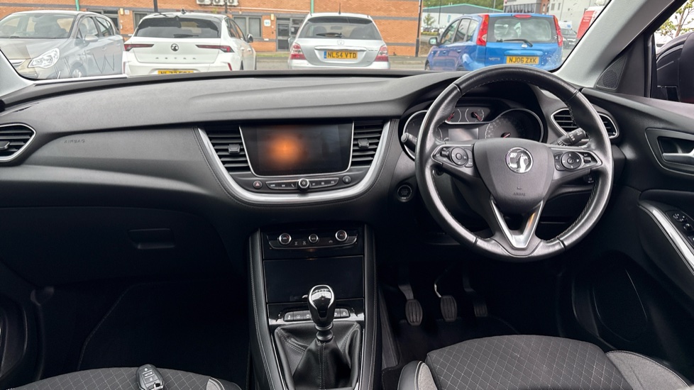 Vauxhall Grandland X 1.2 Turbo Griffin Edition 5dr Petrol Hatchback - Image 10