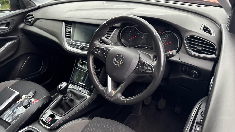 Vauxhall Grandland X 1.2 Turbo Griffin Edition 5dr Petrol Hatchback - Image 11
