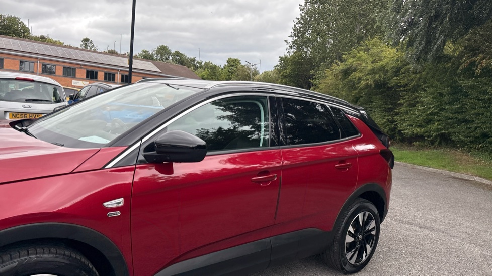 Vauxhall Grandland X 1.2 Turbo Griffin Edition 5dr Petrol Hatchback - Image 27