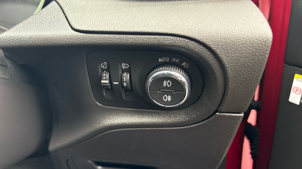 Vauxhall Grandland X 1.2 Turbo Griffin Edition 5dr Petrol Hatchback - Image 33