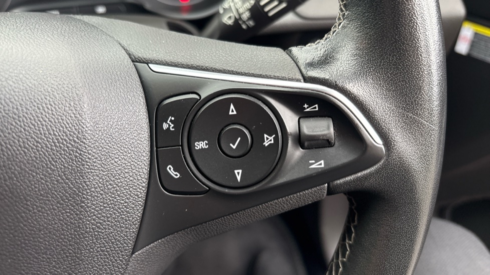 Vauxhall Grandland X 1.2 Turbo Griffin Edition 5dr Petrol Hatchback - Image 35