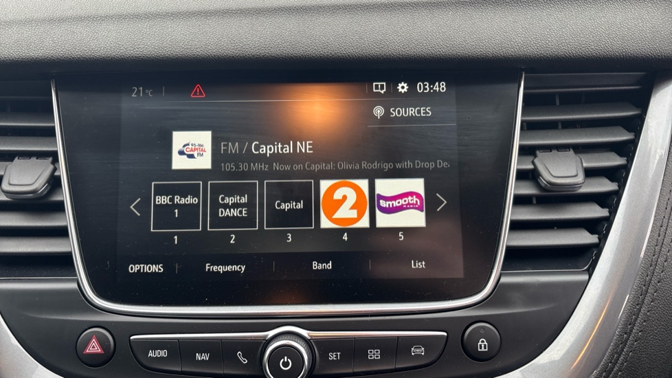 Vauxhall Grandland X 1.2 Turbo Griffin Edition 5dr Petrol Hatchback - Image 41
