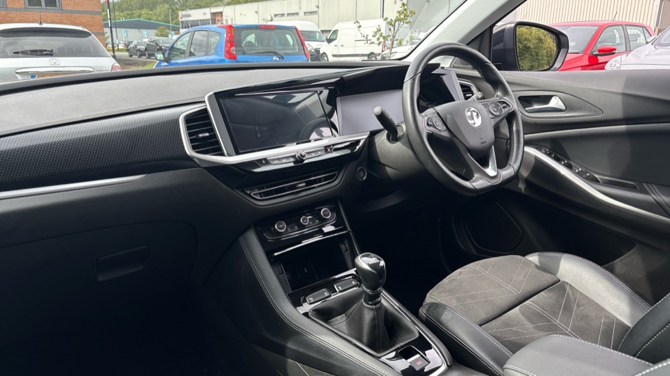 Vauxhall Grandland 1.2 Turbo Ultimate 5dr Petrol Hatchback - Image 9
