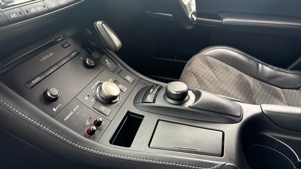 Lexus CT 200h 1.8 F-Sport 5dr CVT Auto Hybrid Hatchback - Image 13