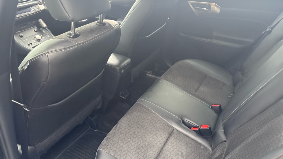 Lexus CT 200h 1.8 F-Sport 5dr CVT Auto Hybrid Hatchback - Image 16