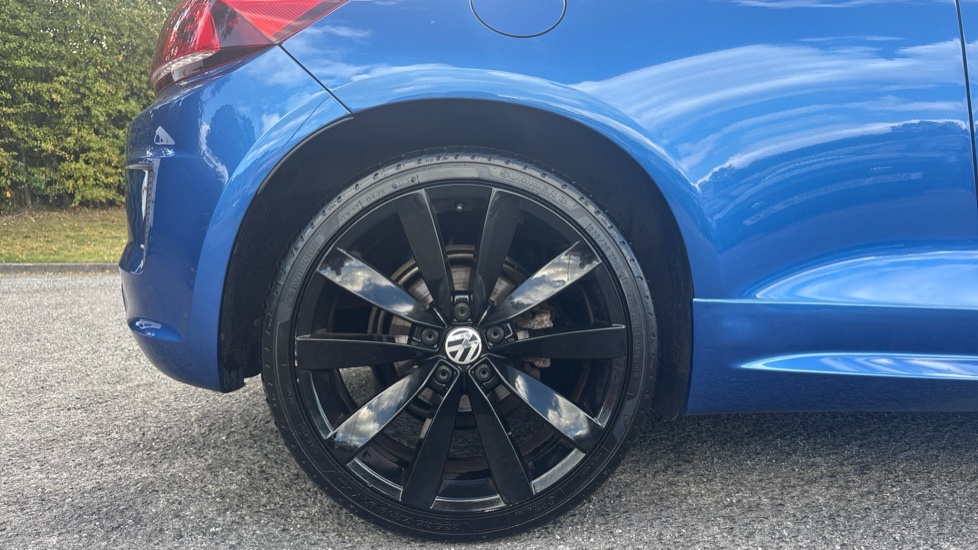 Volkswagen Scirocco 2.0 TDi BlueMotion Tech R-Line Black Edition 3dr Diesel Coupe - Image 7