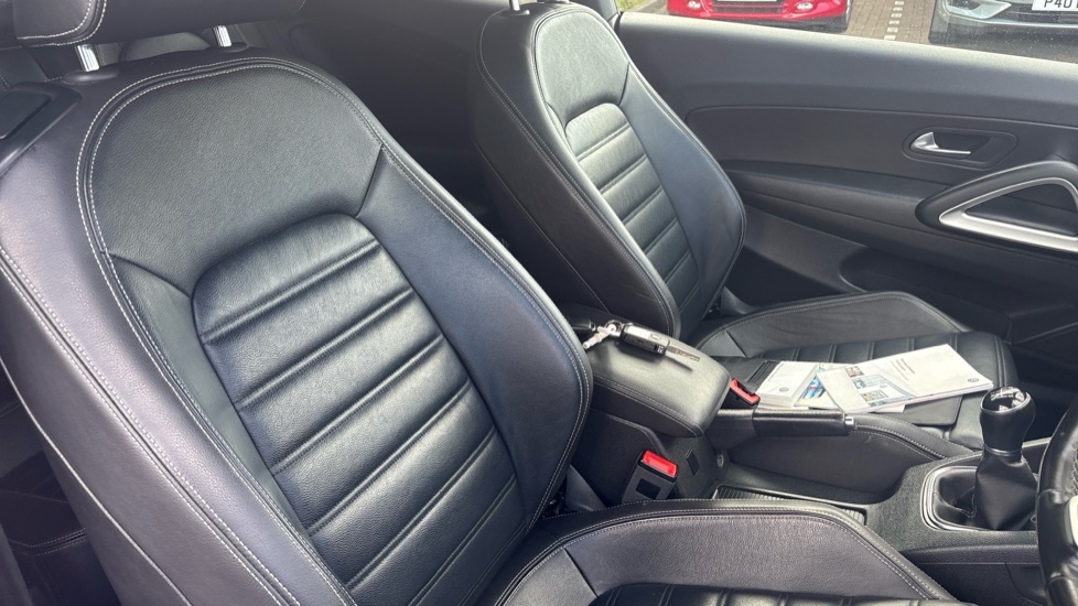 Volkswagen Scirocco 2.0 TDi BlueMotion Tech R-Line Black Edition 3dr Diesel Coupe - Image 31