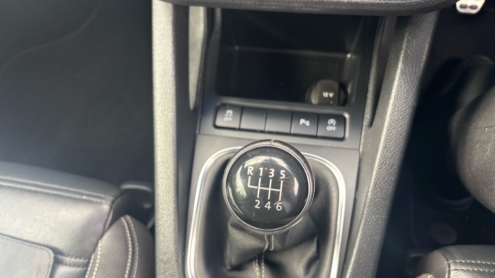 Volkswagen Scirocco 2.0 TDi BlueMotion Tech R-Line Black Edition 3dr Diesel Coupe - Image 38