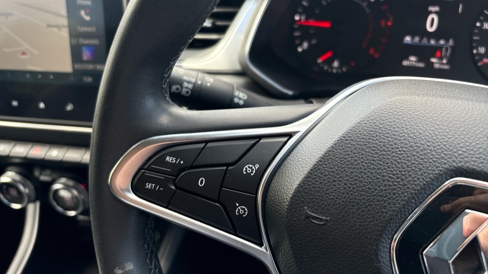 Renault Captur 1.5 dCi 95 Iconic 5dr Diesel Hatchback - Image 24