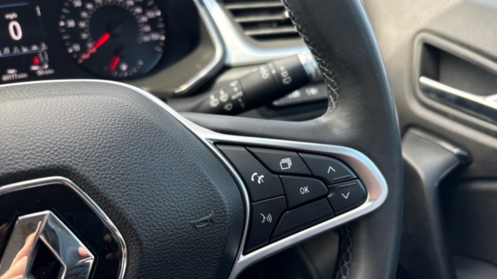 Renault Captur 1.5 dCi 95 Iconic 5dr Diesel Hatchback - Image 25