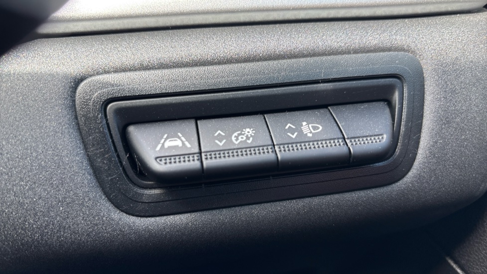 Renault Captur 1.5 dCi 95 Iconic 5dr Diesel Hatchback - Image 26