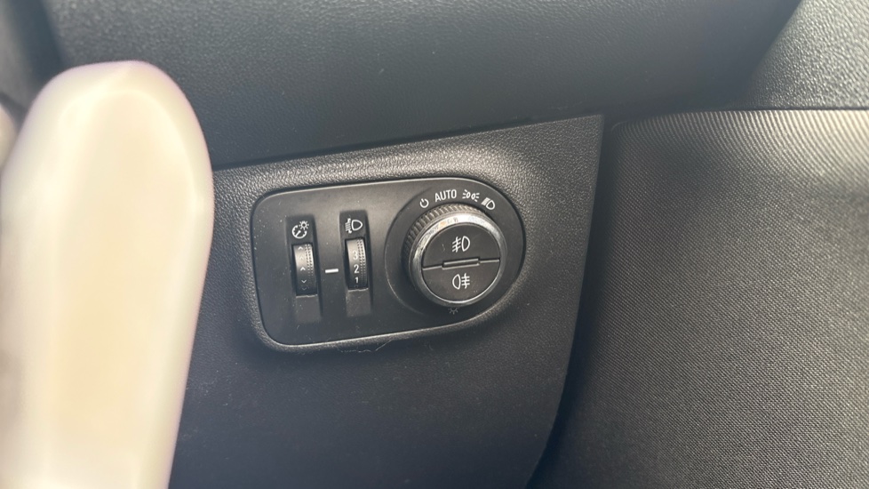 Vauxhall Corsa 1.4 ecoFLEX Energy 3dr [AC] Petrol Hatchback - Image 21