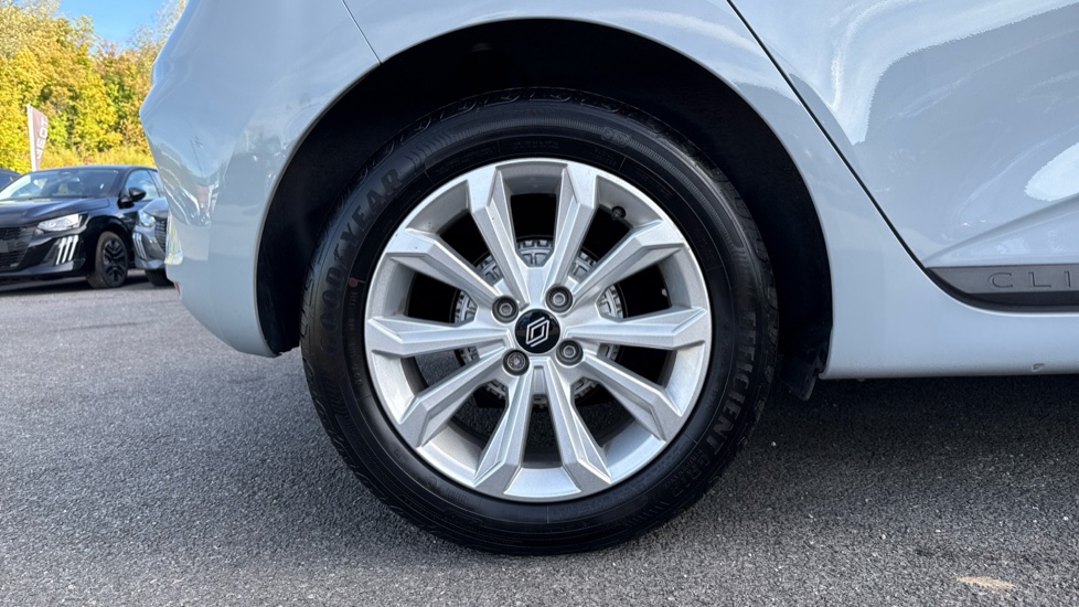 Renault Clio 1.0 TCe 90 Evolution 5dr Petrol Hatchback - Image 7