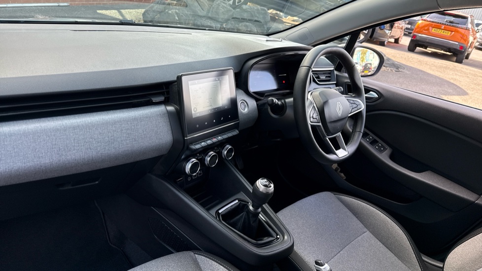Renault Clio 1.0 TCe 90 Evolution 5dr Petrol Hatchback - Image 9