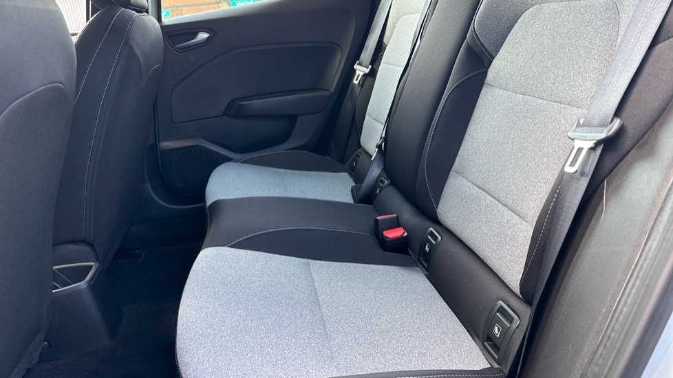 Renault Clio 1.0 TCe 90 Evolution 5dr Petrol Hatchback - Image 16
